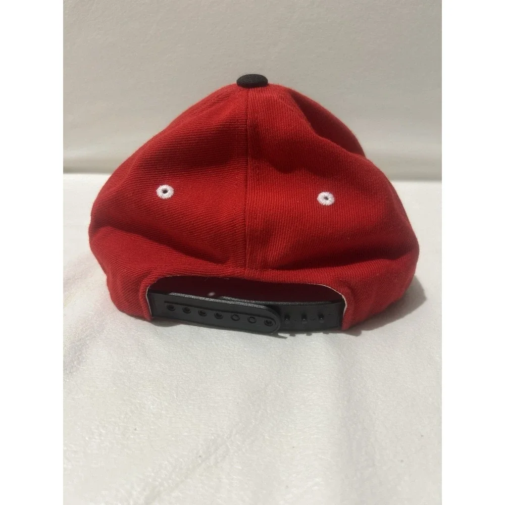 Vintage UNLV‎ Rebels Top of the World Trucker Snapback Cap 35% Wool 65% Acrylic